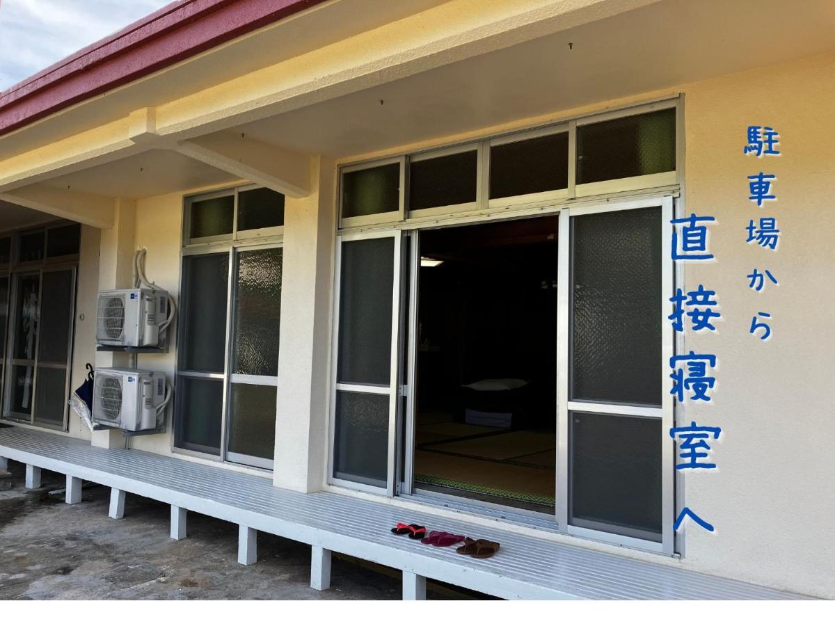 民泊まったりん人 Apartment Kumejima Luaran gambar